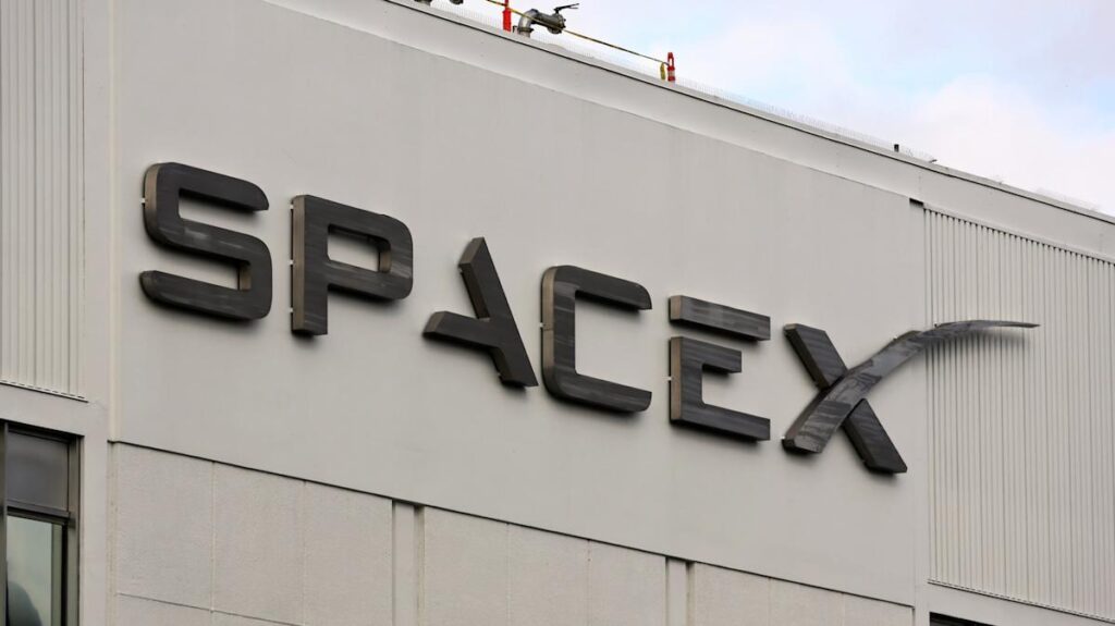 SpaceX Begins Equipment Installation at Texas Chip Packaging Facility 